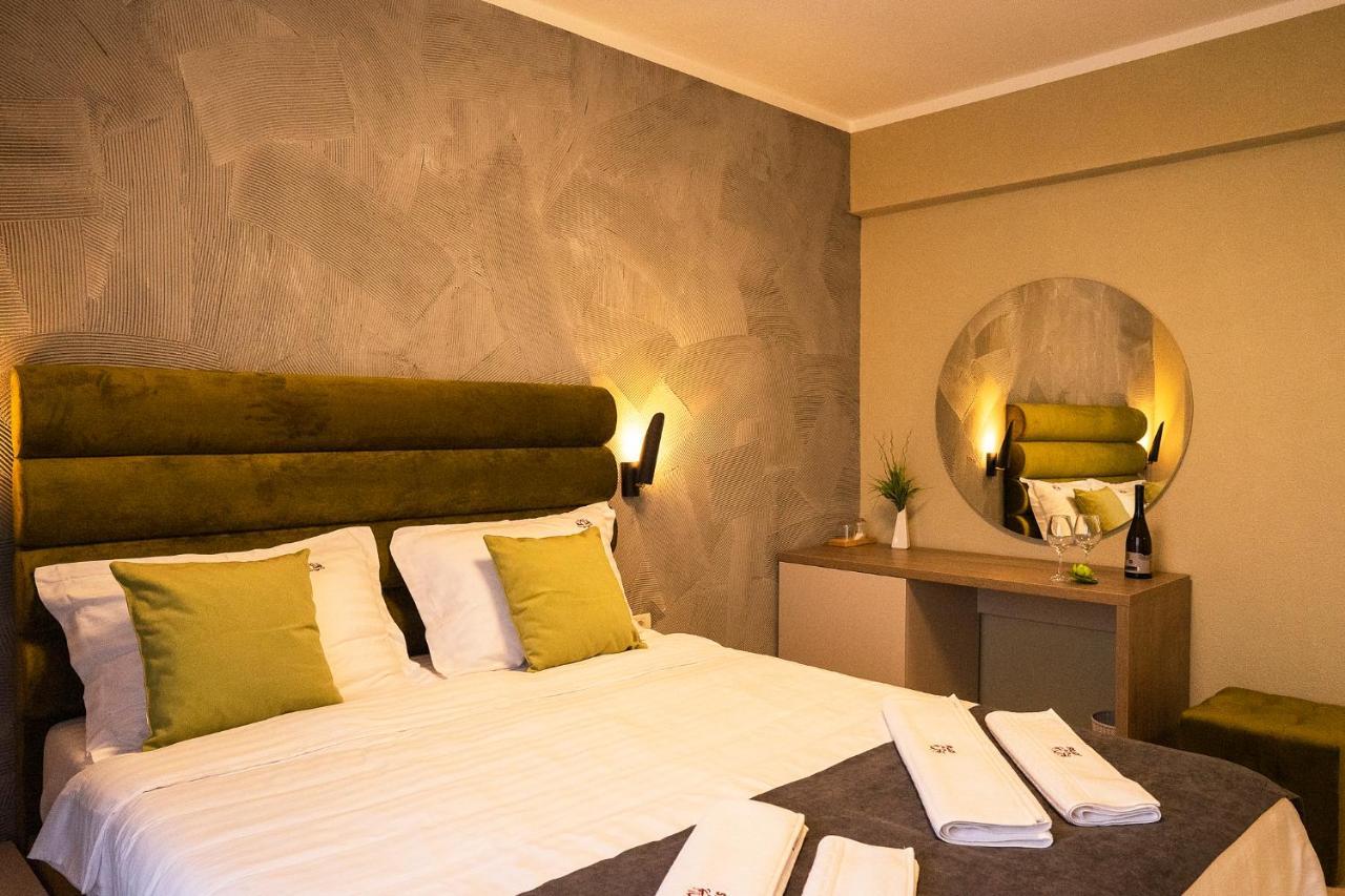 Lotus Exclusive Bed & Breakfast Năvodari Екстериор снимка