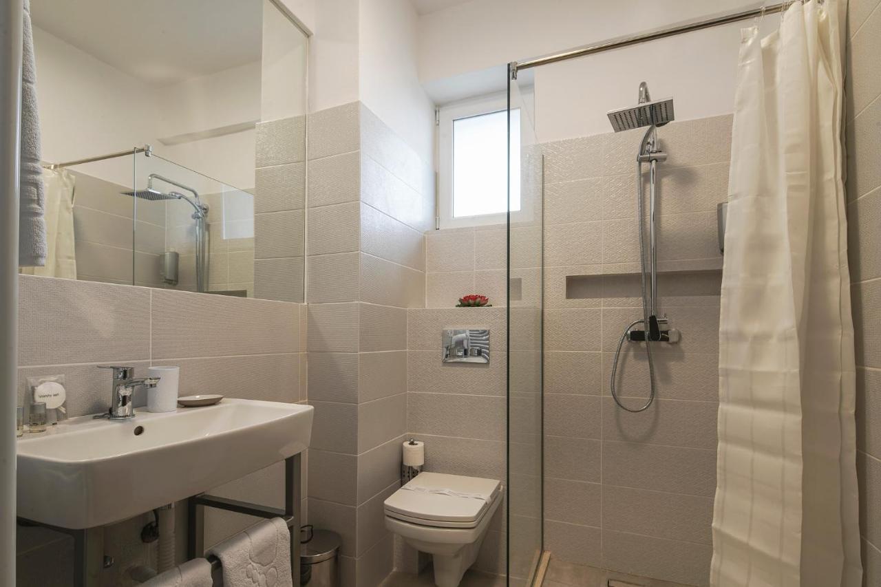 Lotus Exclusive Bed & Breakfast Năvodari Екстериор снимка