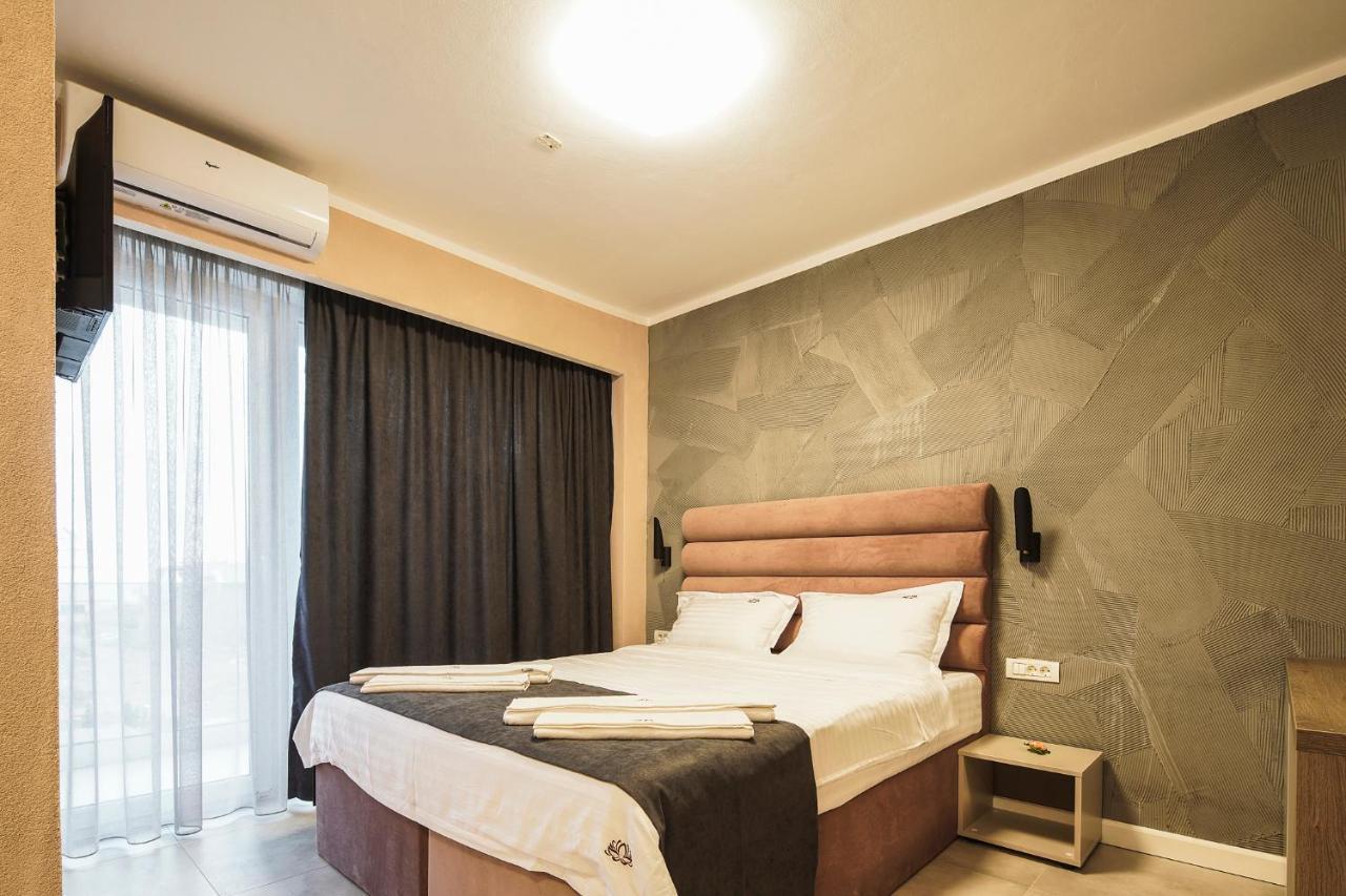 Lotus Exclusive Bed & Breakfast Năvodari Екстериор снимка